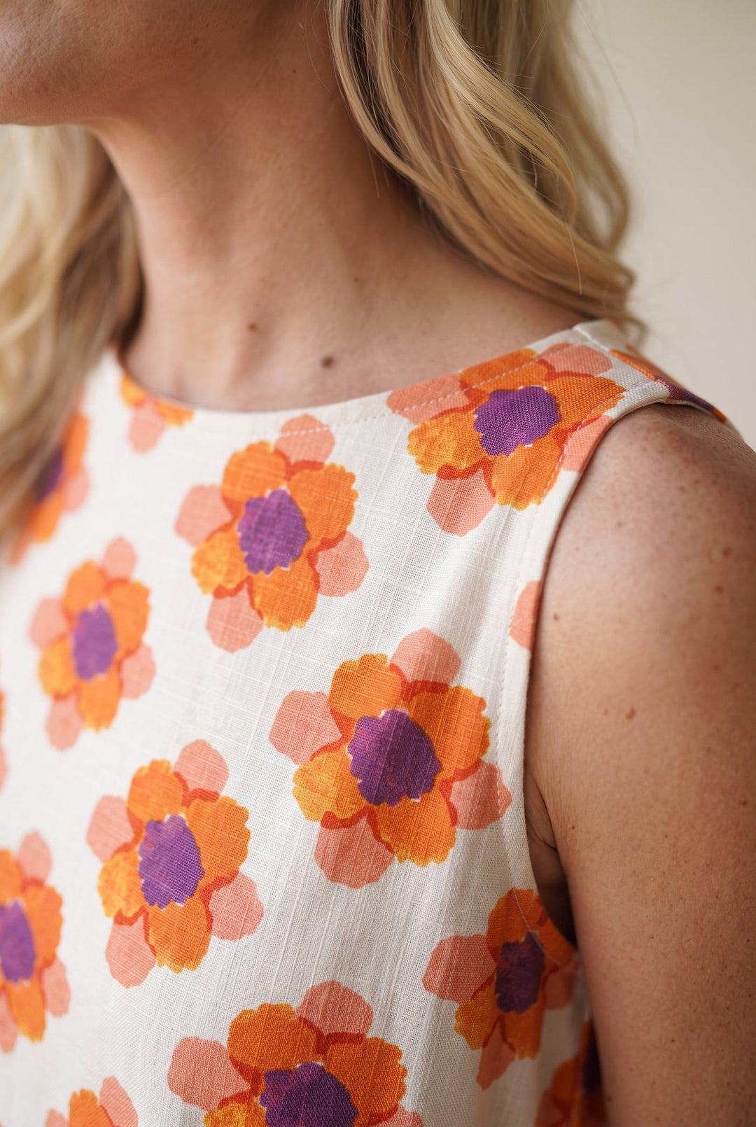 Robe Marguerite · trapèze courte, imprimé fleuri rétro